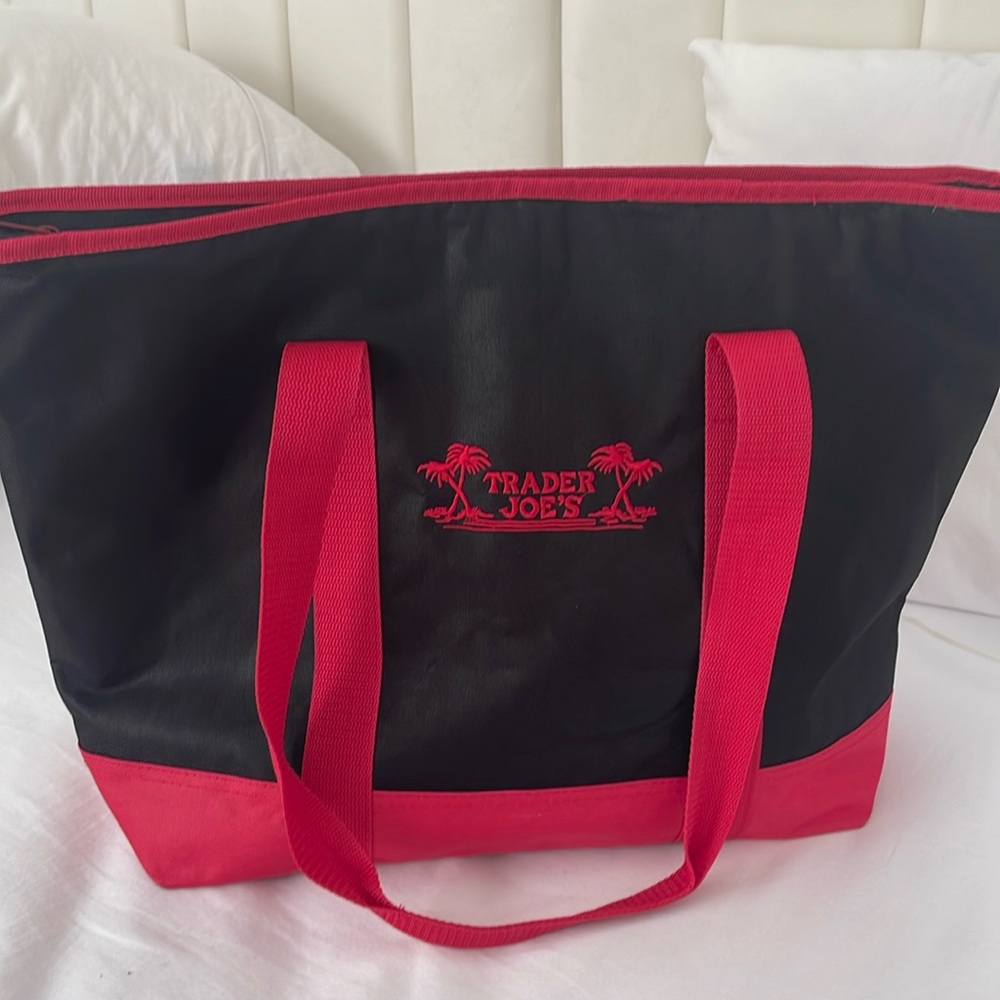 Trader Joe's Large Reusable Insulated Bag Black /… - image 1